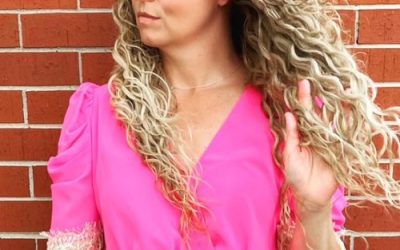 Jennifer’s Love for Curls and Extensions